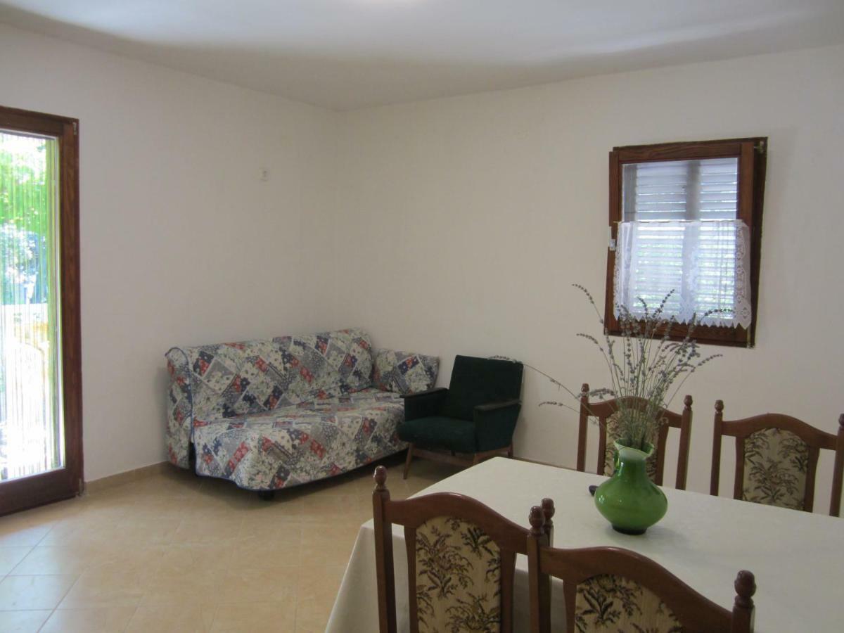 Apartmani Lina Veliki Drvenik Exterior foto